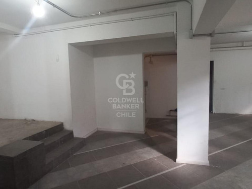 Local Comercial Estratégico Frente Al Metro Santiago