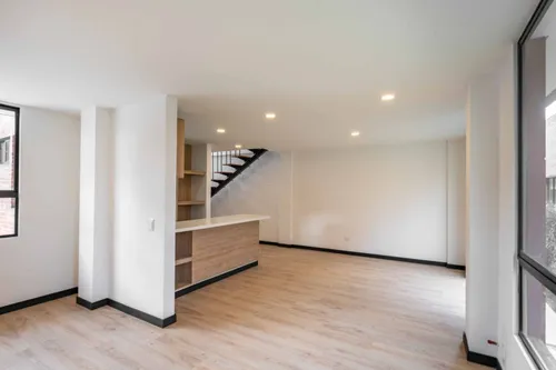 Casa En Arriendo/venta En Canelon. Cod A22482