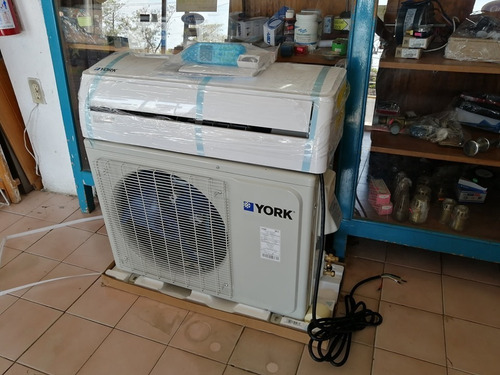 Aire Acondicionado Minisplit York Frio Calor 1 Ton 220v