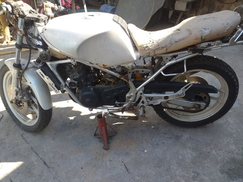 Imagem 9 de 13 de Yamaha Esportiva