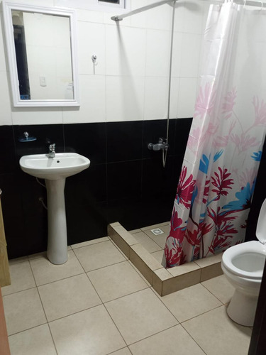 Casa En Venta - 2 Dormitorios 2 Baños - 1.250mts2 - Arana - La Plata