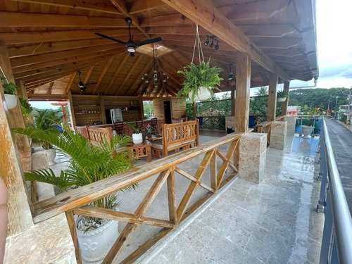 Imagen 5 de 30 de Casa De 3 Niveles Con Piscina En Santo Domingo