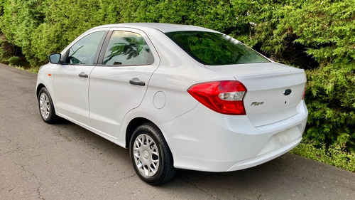 Imagen 3 de 15 de Ford Figo 2017