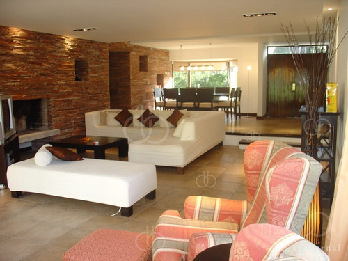 Imagen 2 de 21 de Casa De Gran Predio A 500mts Del Mar, San Rafael, Punta Del Este