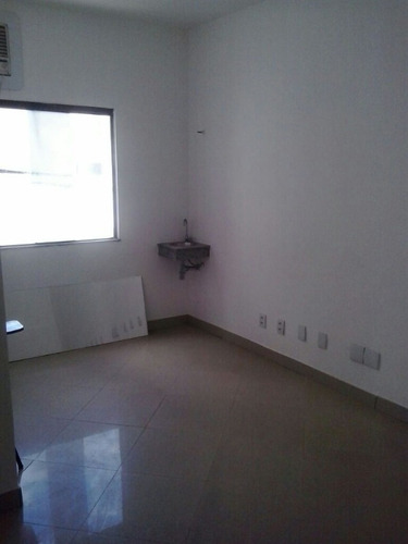 Imagem 2 de 4 de Loja Comercial Com 14,00m2 Na Galeria Na Pituba - Uni407 - 32285002