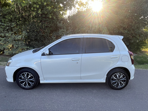 Toyota Etios 1.5 Platinum At