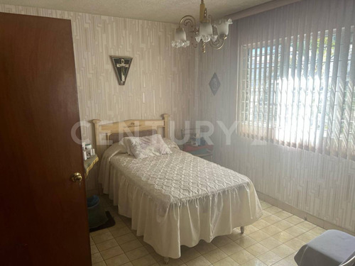 Casa En Venta En Jardines Del Country, Guadalajara