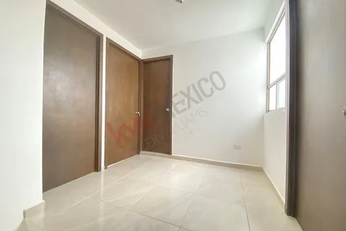 Casa Con Habitación En Planta Baja, Ubicada Al Oriente De Torreón.