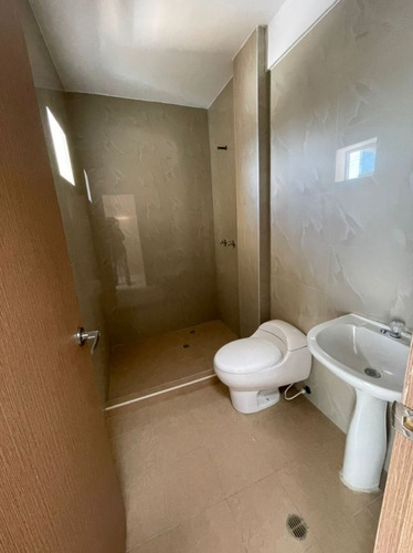 Imagen 5 de 15 de Casa En Venta - Residencias Villa Paris E - Av. Ribereña - Cabudare