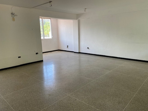 Imagen 26 de 30 de Venta De Edificio Educacional En Prados Del Este, Para Colegio O Preescolar Con 12 Salones Mas Patio Amplio Al Aire Libre, Mas Casa Anexa