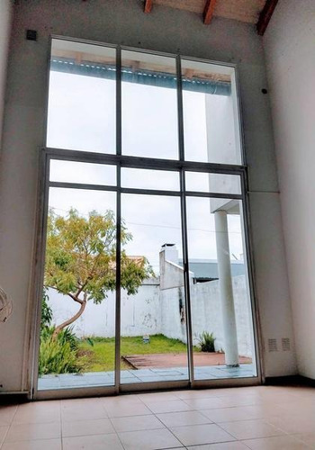Imagen 7 de 21 de Casa En Triplex, Moderna En El Centro De Gualeguaychu
