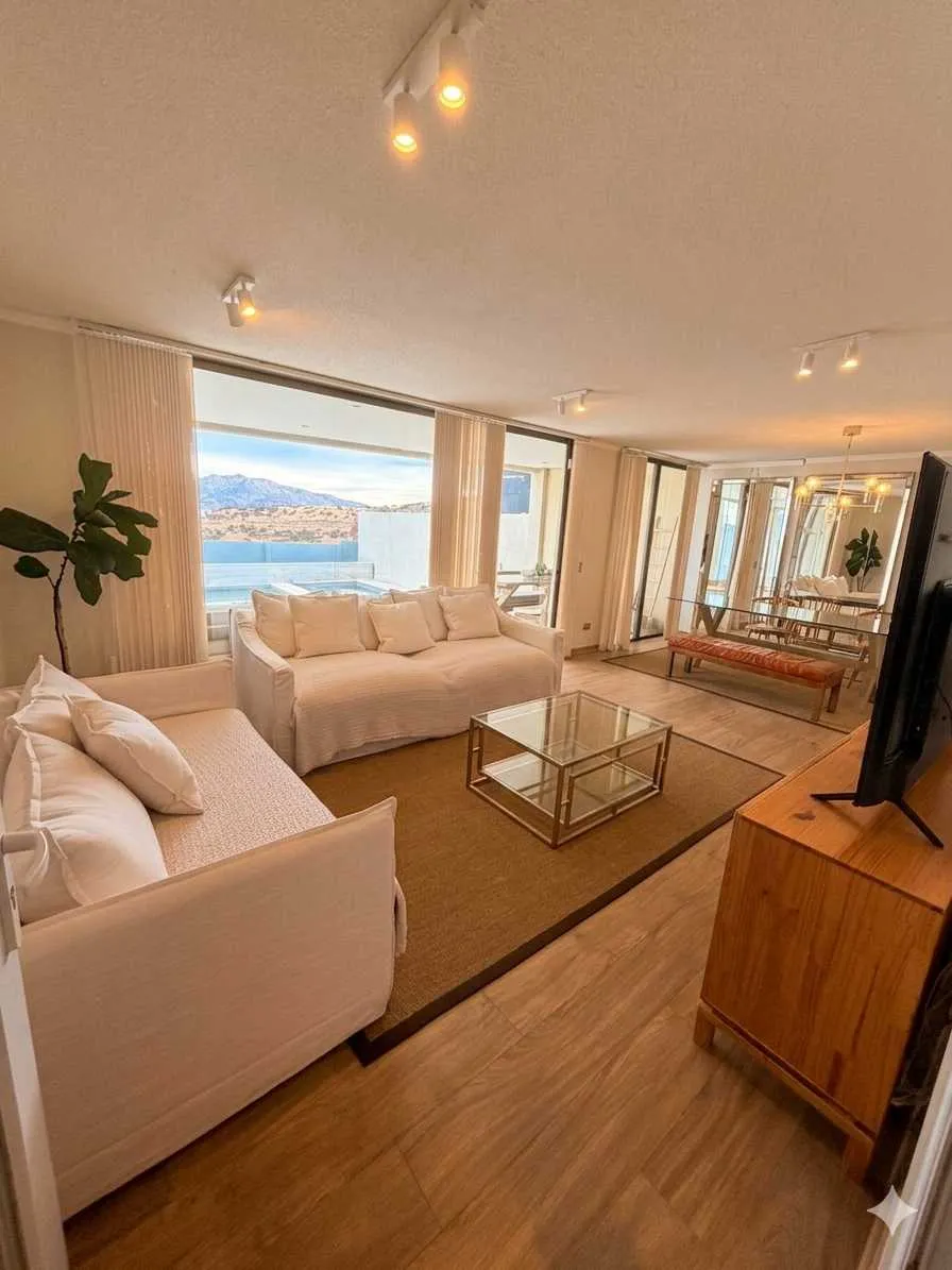 Imagen 1 de 22 de Arriendo Casa Mediterránea La Dehesa (170860)