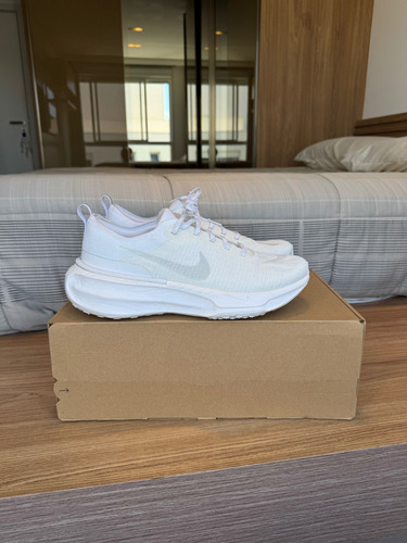 Tênis Nike Invencible Run 3