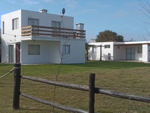Imagen 1 de 25 de Casa Con Apartamento Al Fondo Para 10 Personas