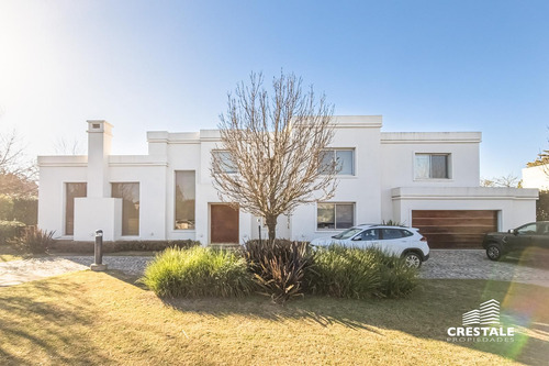 Venta Casa 5 Dormitorios Kentucky Club De Campo Barrio Privado