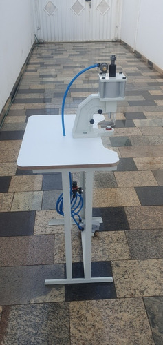 Máquina De Furar E Aplicar Ilhós Pneumática P10