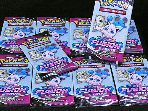 Pokemon Sobres Fusion Strike Fun Packs