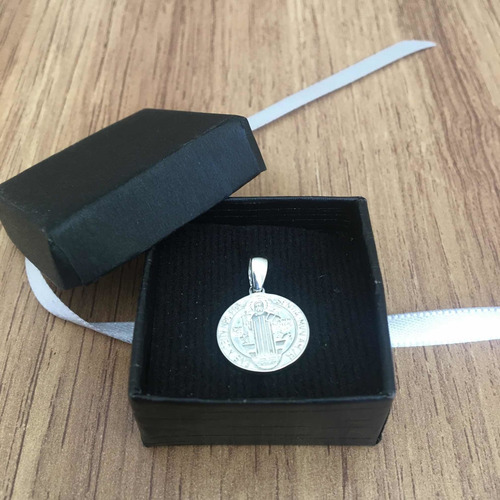 Imagen 8 de 10 de Dije Medalla San Benito Mediano De Plata .925 Agálea Joyería