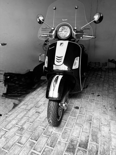 Vespa Gts Super 300