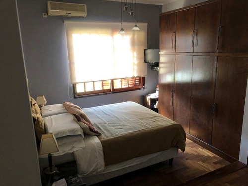 Casa 5 Ambientes Venta Hurlingham Parque Pileta