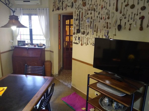 Imagen 3 de 16 de Casa Muy Completa En Parque Chacabuco