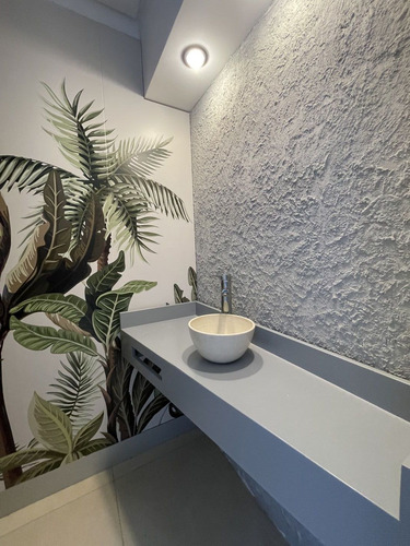 Luminosa Propiedad En Venta, Brickland, Canning.