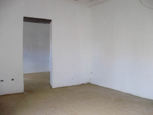 Imagen 5 de 6 de Local Comercial En Venta Con Estilo Colonial En El Centro De Coro 22-8481 04126887776