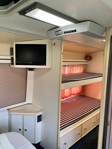 Imagem 9 de 14 de Motorhome Mercedes-benz O 400 Hometur