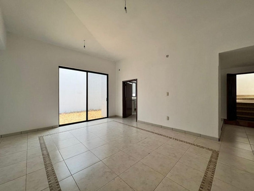 Imagen 9 de 24 de Casa Residencial En Venta/renta Seis Recámaras En Marfil Gua