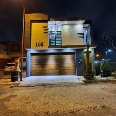 Casa En Venta En Lomas Del Real De Jarachinas Sur