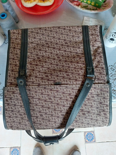 Máquina De Escribir Olivetti Lettera 25 En Su Estuche (Usado)