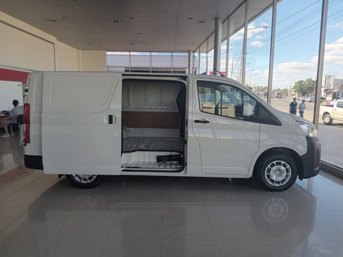 Toyota Hiace 2.8 Tdi Furgón 6at L1h1 3a 4p
