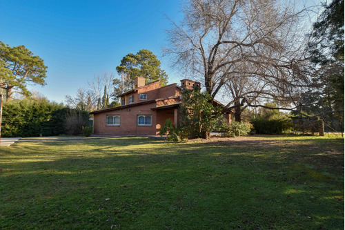 Casa 3 Dormitorios,pileta,jardin.funes.retasada.