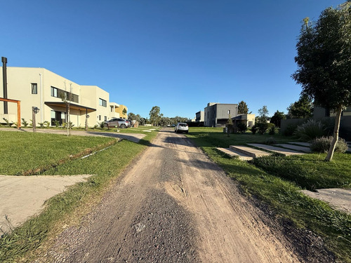 Terreno Lote En Venta En Casuarinas Del Pilar, Zelaya, Pilar