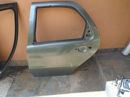 Vendo Puerta Trasera Izquirda De Fiat Palio Adventure 2008