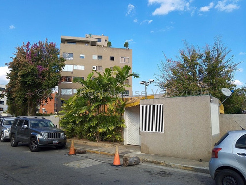 Apartamento En Venta En Calle Cerrada De Colinas De Bello Monte 24-20693
