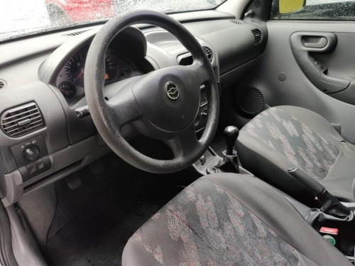 Corsa Sedan 1.0 Mpfi Classic Sedan 8v Gasolina 4p Manual