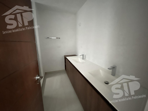 Casa En Venta En Dominio Cumbres Garcia