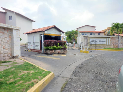 Espectacular Villa En Alquiler Vacacional Con Terraza Y Vista Hacia Los Canales
