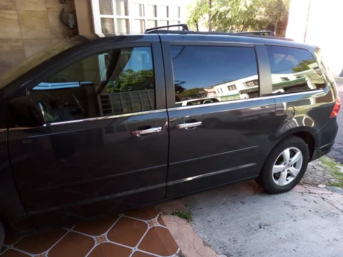 Volkswagen Routan 3.8 Exclusive Tiptronic At