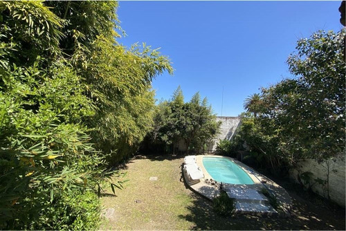 Venta Casa Sayago 2 Dormitorios, Fondo Y Piscina!