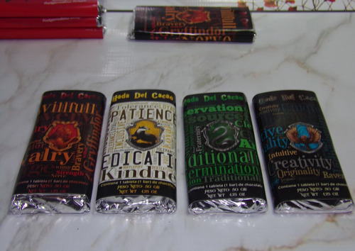 Imagen 3 de 7 de 24 Chocolates Tema Harry Potter Howarts Gryffindor X 50gr