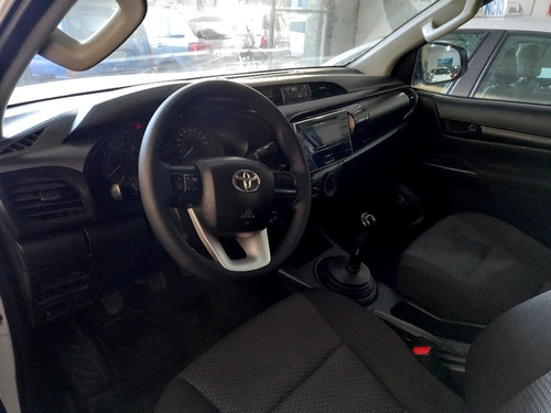 Imagen 19 de 22 de Toyota Hilux 2017 2.4 Cd Dx 150cv 4x4