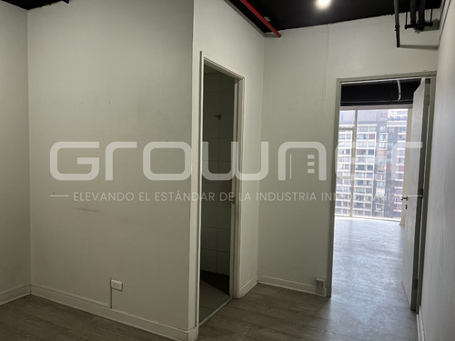 Oficina Con Climatización Y Ventanas Termopanel En Santiago