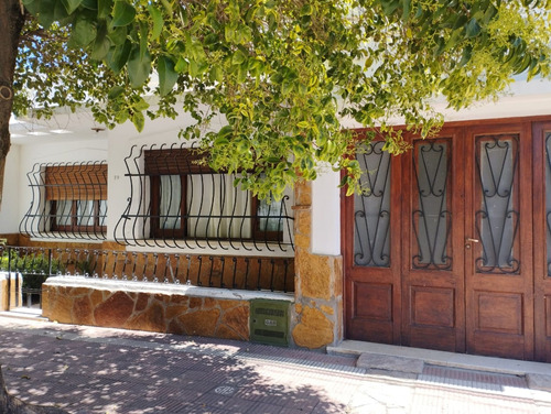 Venta Casa Y Depto. La Madrid  Villa María