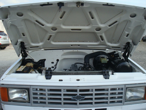 Iveco,hr,c20 92 A Gasolina Original De Fabrica Com Capota