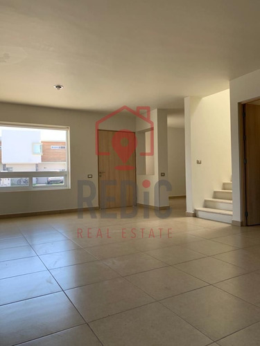 Imagen 2 de 30 de Casa De 3 Hab. En Valle De Juriquilla
