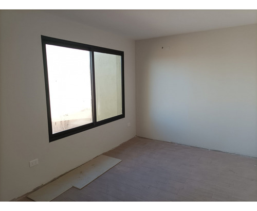 Casa En Venta 2 Dormitorios, Parrillero, Jardín Y Cochera, Lagomar