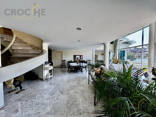 Residencia Con Vista Al Lago De Las Animas, Fracc. Las Anima
