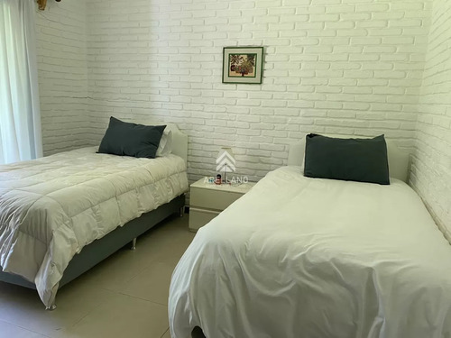 Alquiler Temporario Casa De 3 Dormitorios Con Piscina En Barrio Lugano A Pasos De Punta Shopping, Punta Del Este